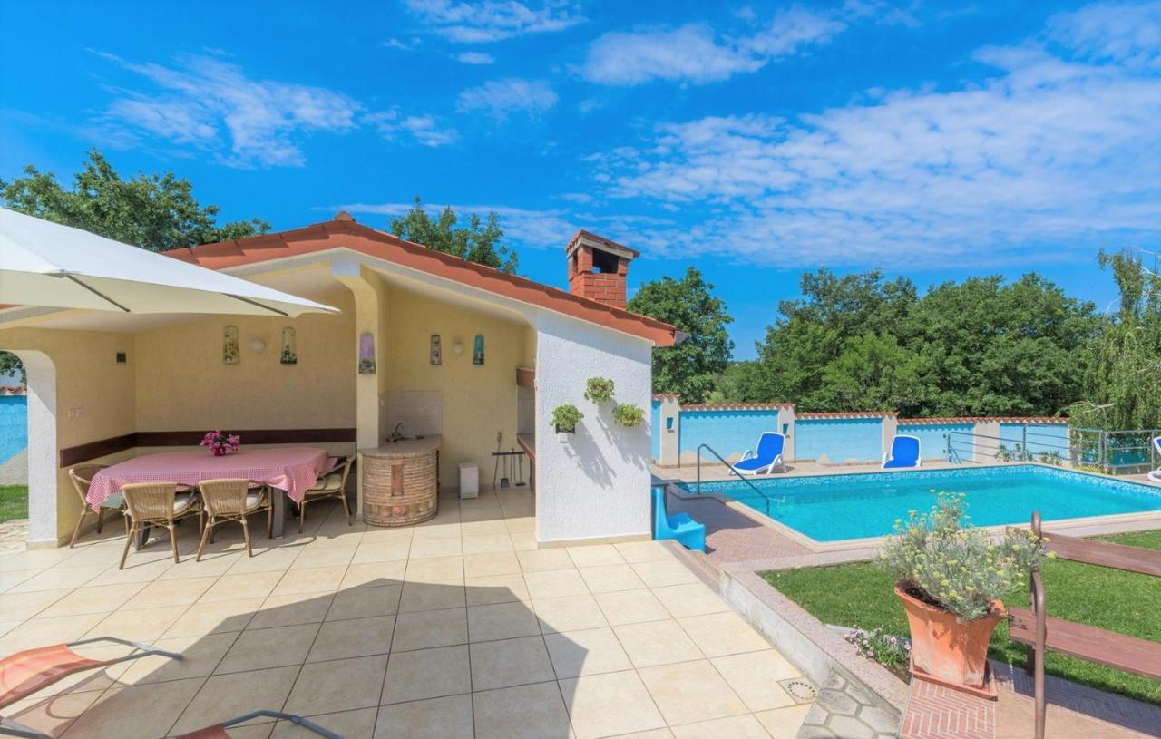Villa Anita With Common Pool Vrvari Exterior foto